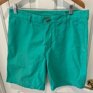 Men’s Vineyard Vines shorts. Seafooam green. Size 32.